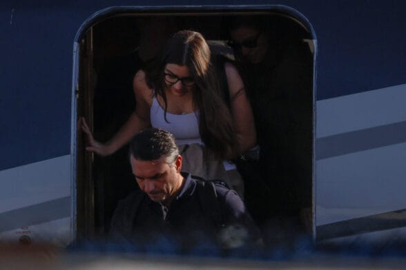 Flávio Bolsonaro pousa em Miami nos Estados Unidos