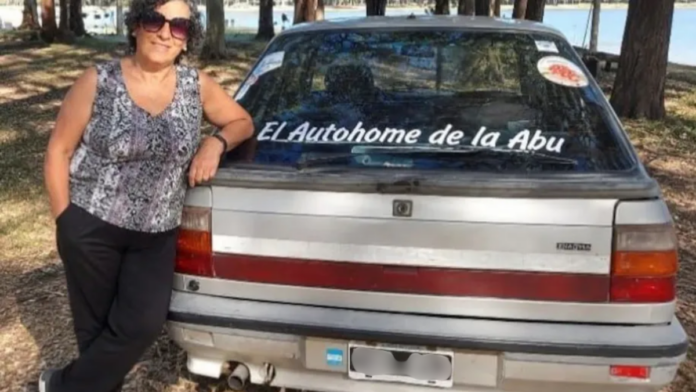 Aos 67 anos, ela transformou carro de 1991 em “motorhome” e decidiu viajar sozinha pela Argentina