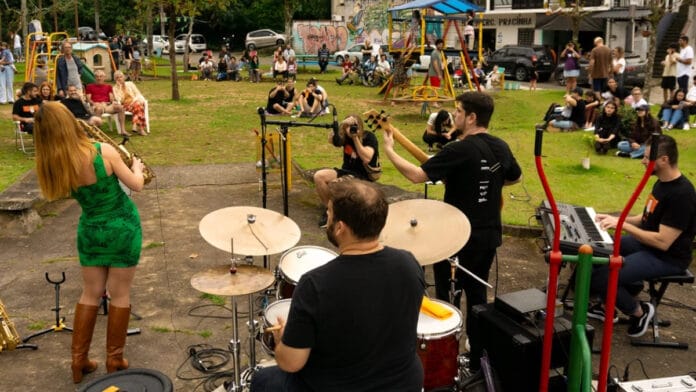 Jazz na Rua transforma o Parque Ramiro Ruediger em palco para a música instrumental neste domingo em Blumenau