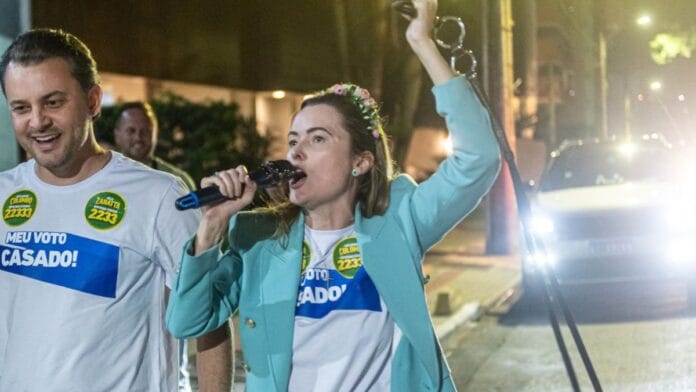 Júlia Zanatta (PL) foi reeleita deputada federal com votação recorde de 560,2 mil votos (Foto: Divulgação)