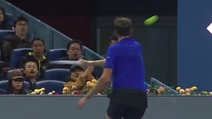 Veja lance que eliminou Medvedev por conduta antidesportiva e levou Djokovic para final do ATP 500 de Pequim