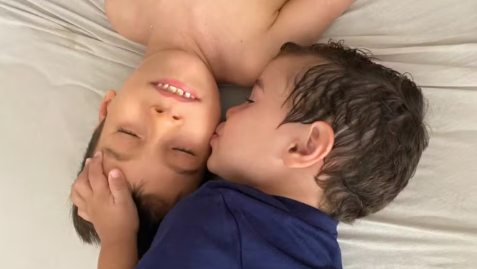 Mãe arrecada 700 brinquedos para distribuir depois de perder filho aos 3 anos de idade