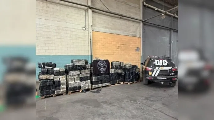 Britânicos usavam carros de luxo em rotina que revelou 4,4 toneladas de cocaína em SC, maior apreensão da história do estado