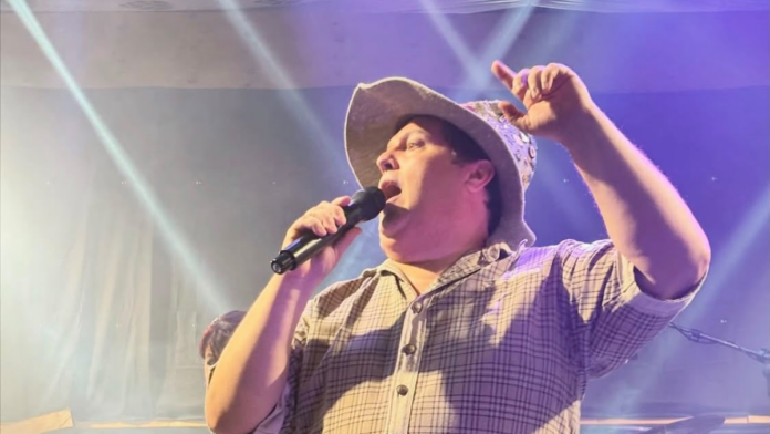 Vocalista da Banda do Barril relembra 31 anos de Oktoberfest