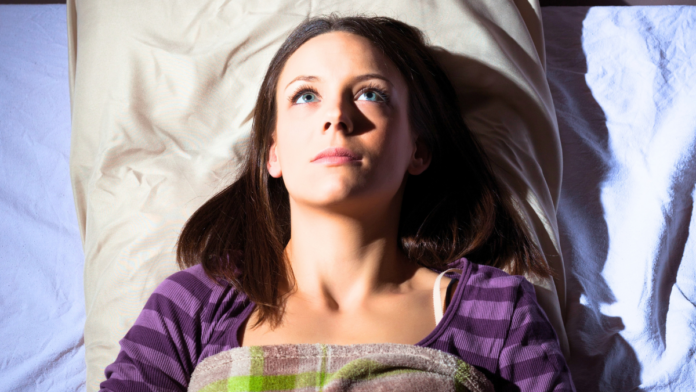 Não consegue dormir? O que você faz durante o dia pode estar atrapalhando seu sono sem você perceber
