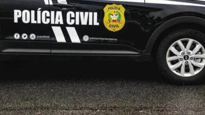 Polícia prende mais dois suspeitos de sequestrar família de tesoureiro de banco em SC