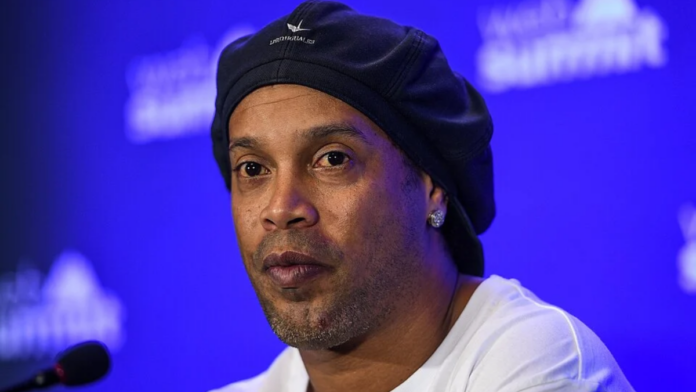 Ronaldinho foi um dos interessados na compra do clube: Foto: Web Summit, Wikimedia Commons)