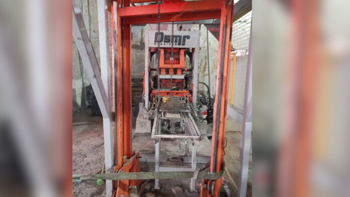 Trabalhador de 55 anos fica gravemente ferido após ter perna prensada em máquina de fábrica de SC