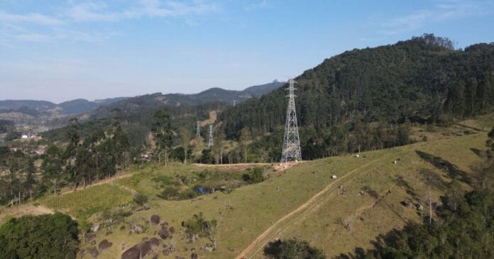 União de cooperativas viabiliza obra de R$ 62 milhões e pode aliviar conta de luz em SC