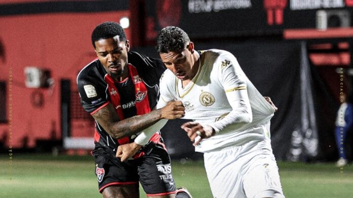 Chapecoense é goleada pelo Vitória na Série A
