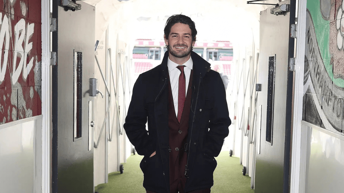 Fique por dentro: Alexandre Pato contrata ex-Corinthians para clube que virou dono na Inglaterra