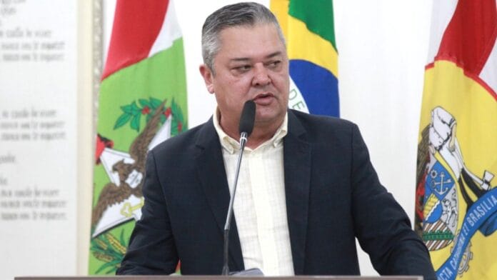 Investigação contra Almir Vieira tem novo capítulo em Blumenau com indiciamento por corrupção e outros crimes