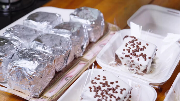 fatias de bolo já finalizadas