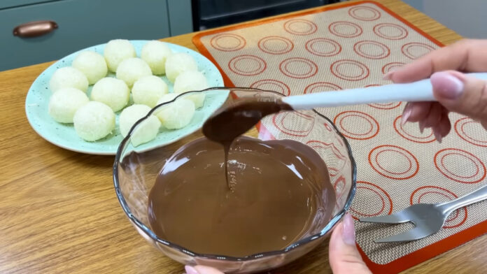 chocolate derretido pronto para ganhar os bombons