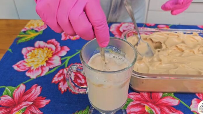 cappuccino cremoso já finalizado pronto para consumir