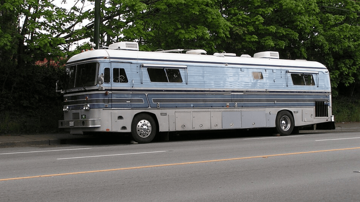 O motorhome é uma tendência de viagens que permite conciliar a aventura de desbravar o desconhecido, mas sem abrir mão do conforto do lar (Foto: Dave_7 / Wikimedia Commons)