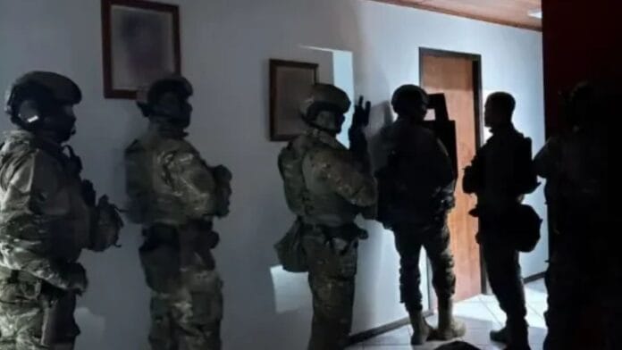 Menina de 4 anos é mantida em cárcere privado pelo pai após agressão à mãe em SC
