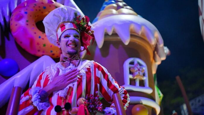 Com ‘GPS do Papai Noel’ e 60 artistas, Balneário Camboriú terá desfiles de Natal gratuitos; veja as datas