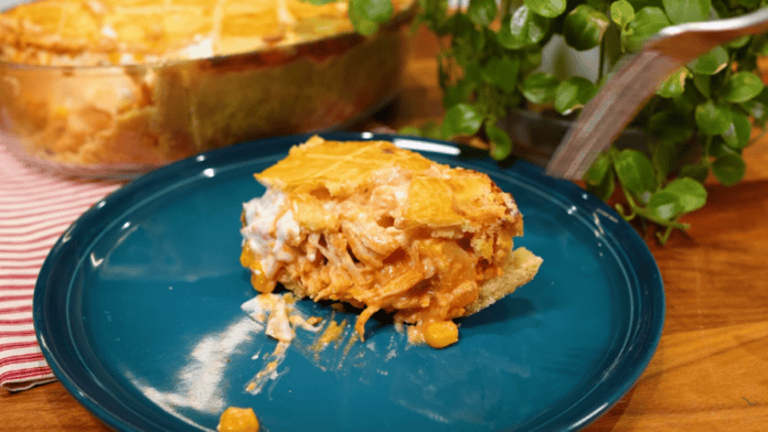 Faça para o almoço: empadão com massa que derrete na boca leva poucos ingredientes, é simples de fazer e pode ser congelado