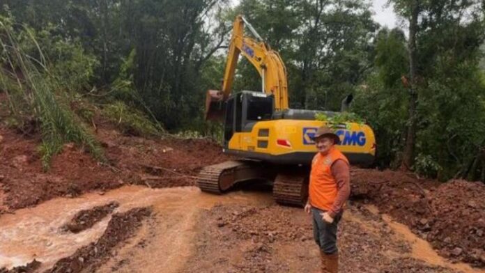 Com quase 247 mm de chuva, cidade de SC em estado de emergência enfrenta novos deslizamentos de terra