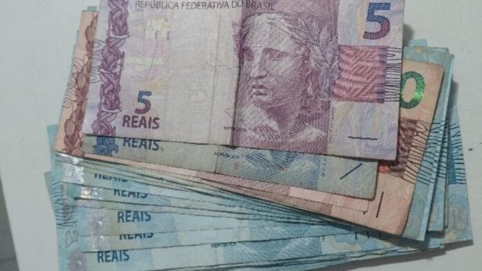 Idosa cai no golpe do bilhete premiado e chega a viajar com bandidos em SC
