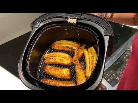 Banana assada na airfryer é o docinho saudável que você estava procurando para o lanche