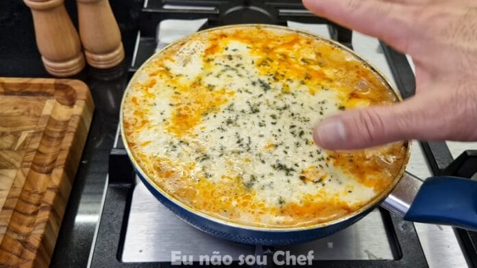 lasanha terminando de cozinhar