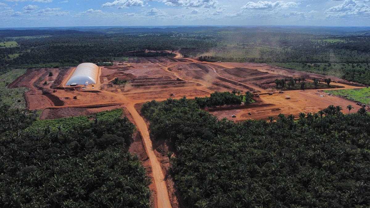 Áreas do empreendimento são abertas e preparadas para receber a infraestrutura necessária à transmissão de energia (Foto: Divulgação / CET Brazil)