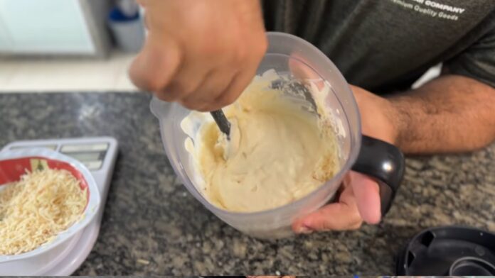 batendo o creme no liquidificador