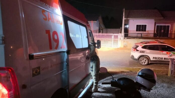 Moradora de SC é esfaqueada enquanto dormia e vive madrugada de terror