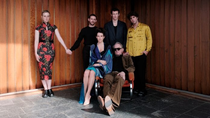 Com Pamela Anderson, Elle Fanning e Callum Turner no elenco, novo filme de Karim Aïnouz estreia hoje nos cinemas