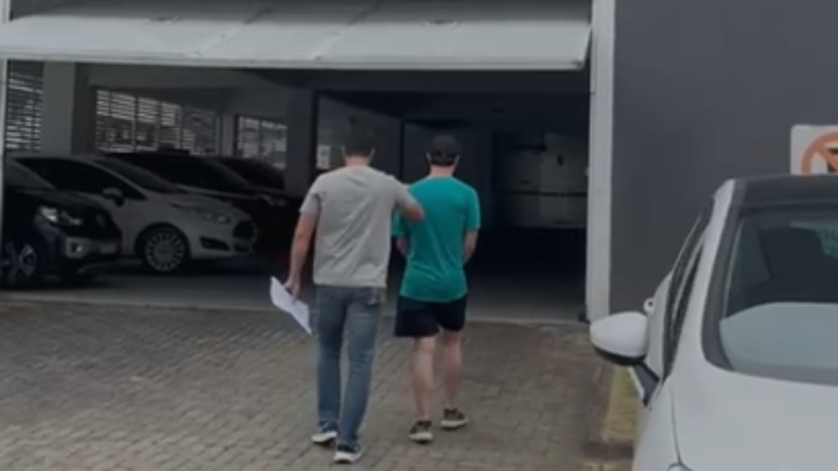 Empresário preso em Blumenau sumia com scooters elétricas de clientes, revela forças de segurança