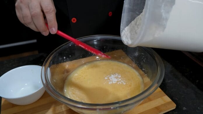 preparando a massa da torta