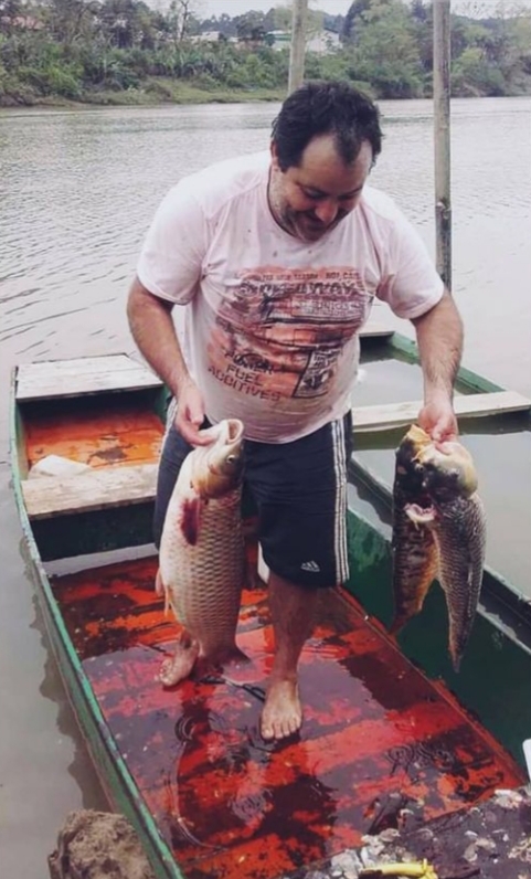 Fotos mostram alguns dos peixes que Robertinho fisgou no Itajaí-Açu Fotos mostram alguns dos peixes que Robertinho fisgou no Itajaí-Açu