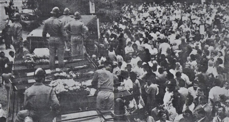 Velório coletivo das vítimas da Tragédia do Garcia. Velório coletivo das vítimas da Tragédia do Garcia.